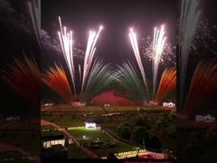 کارخانه عمده فروشی حرفه ای آتش بازی آتش بازی در روز کیک رنگارنگ دود کیک آتش بازی